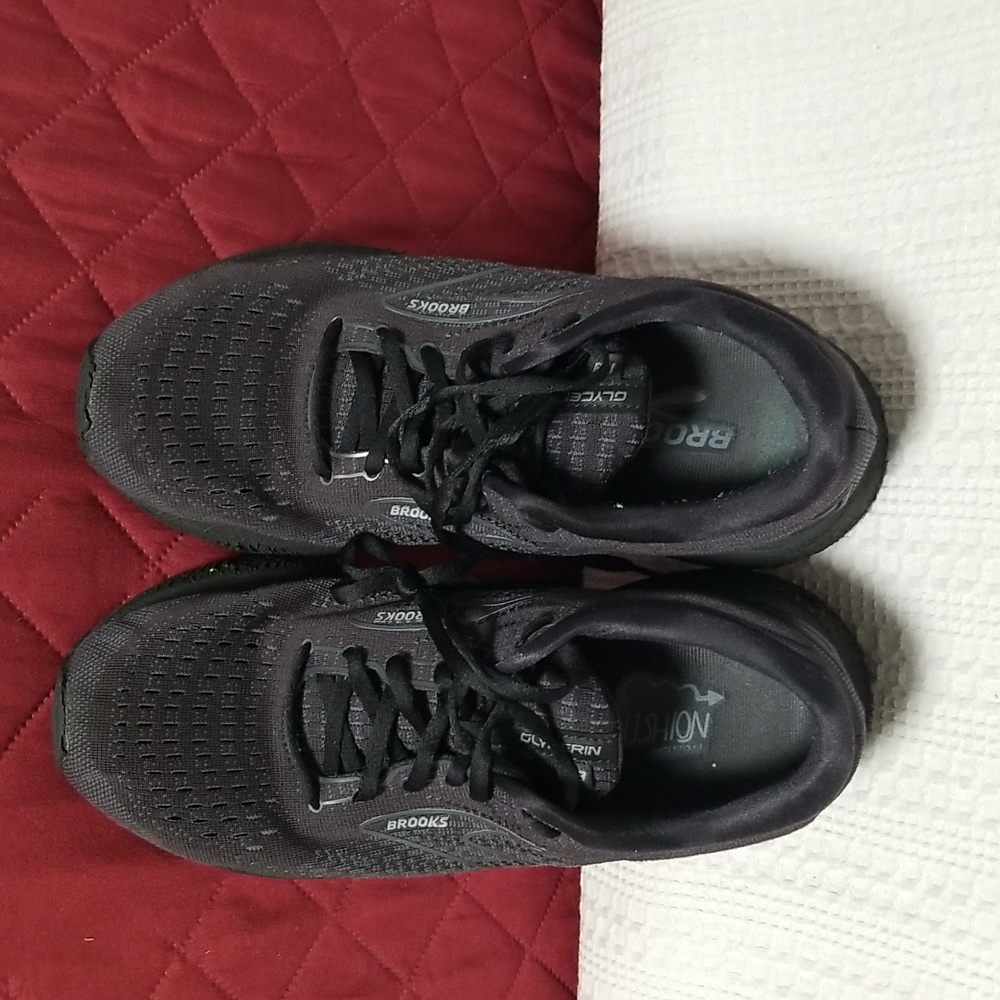 Brooks glycerin 19 men's running shoes, size 10.5.